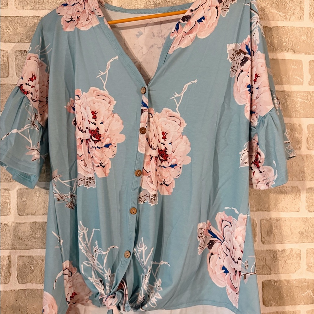 NWOT Mousy Women’s Size S Button Down Short sleeve Flutter Top Front Tie - Picture 2 of 5